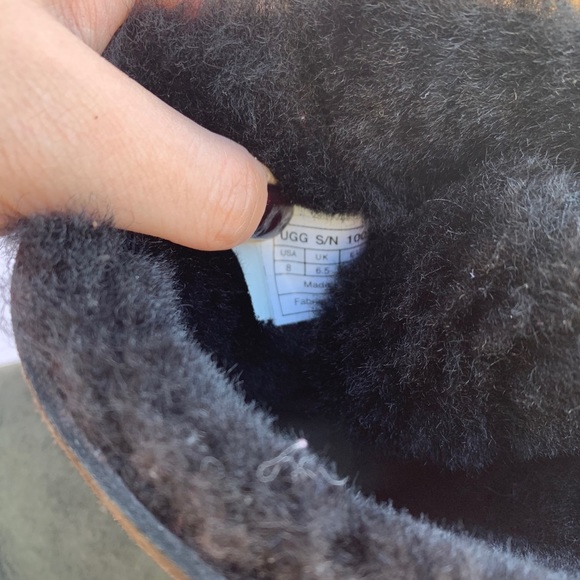 UGG CORDUROY BAILEY BOW BOOTS - Picture 4 of 7